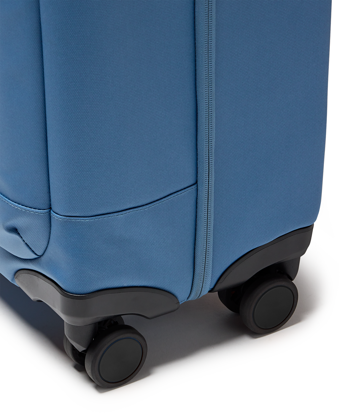 good-latitude-22-carry-on-z0 JS0A8E8BEW5-DET4.png