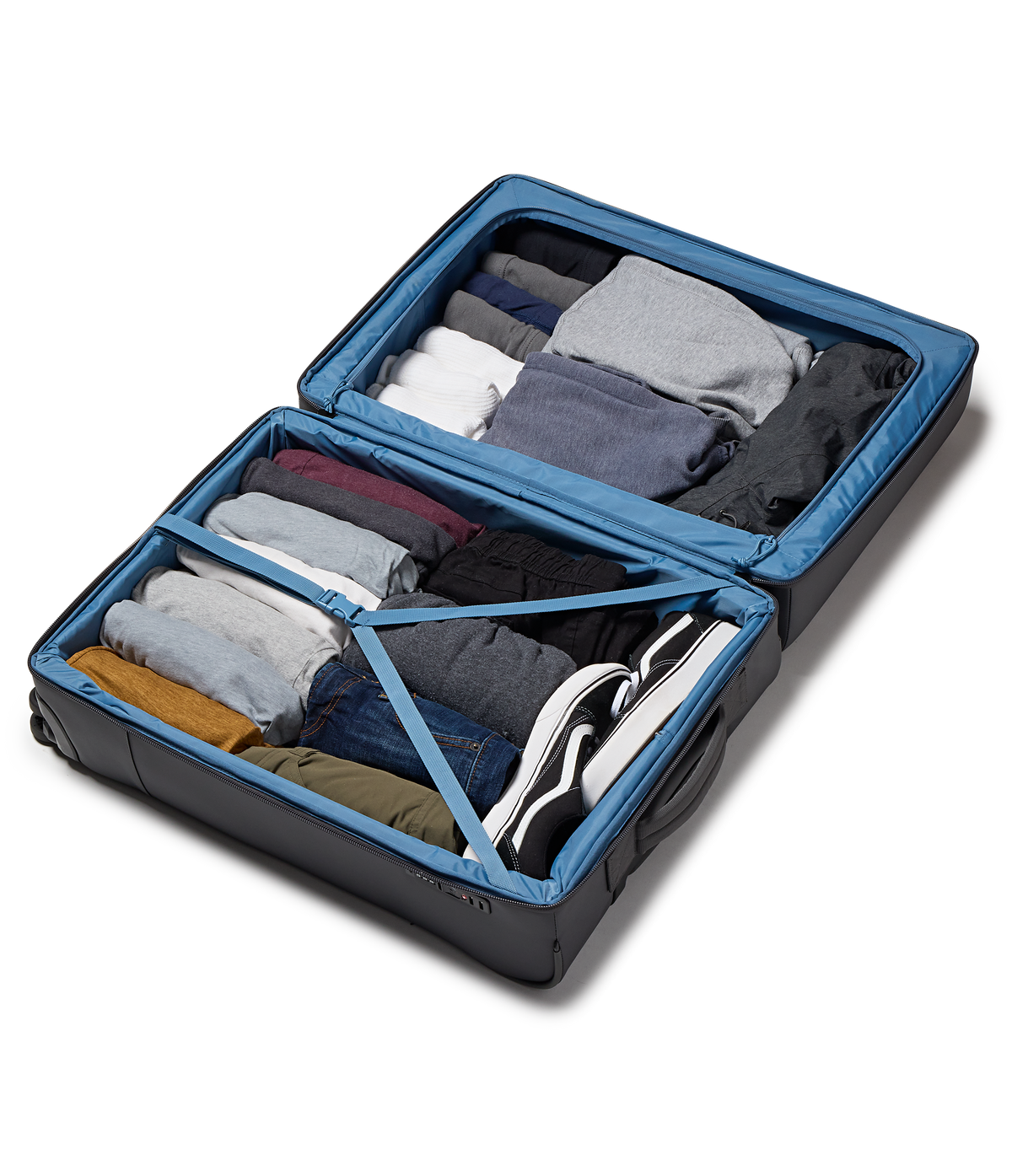 26-checked-luggage-toiletry-bag-elemental-blue-set-m8 JS0A8E8CDMX-DET3.png